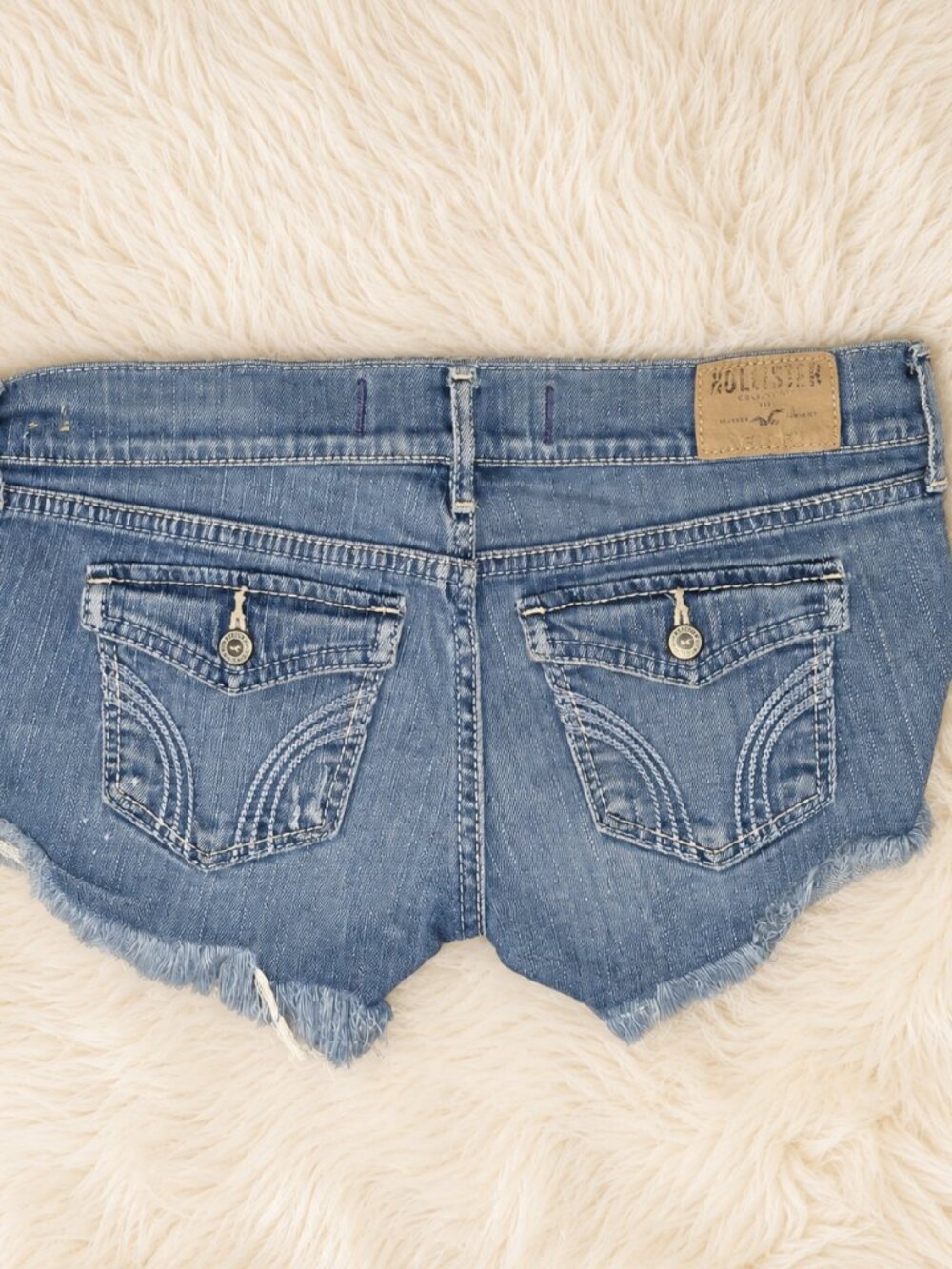 Hollister Denim Shorts — Size 27 - Size 5 - Picture 2 of 2